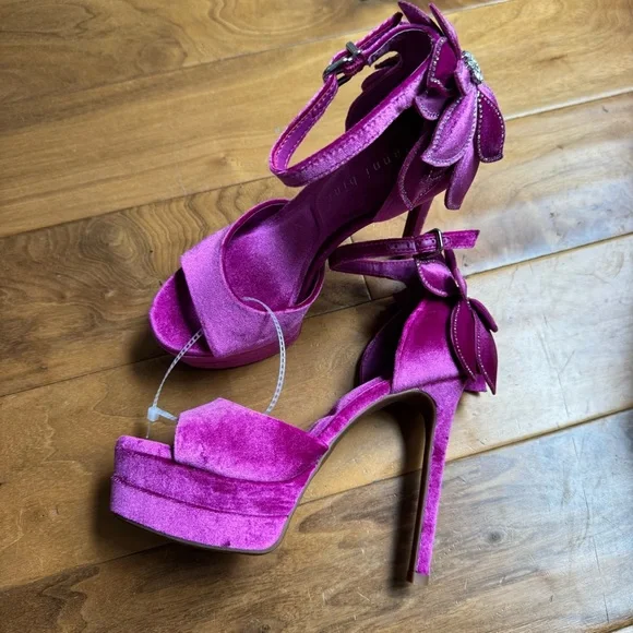NWT Gianni Bini Karmello Velvet Flower Ankle Strap Platform Dress Sandals - Picture 7 of 10